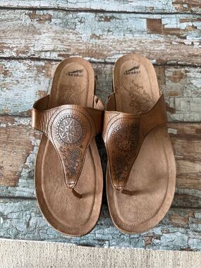 Dansko Priya Brown Leather Upper Embossed Thong Sandals Size 41 or 9